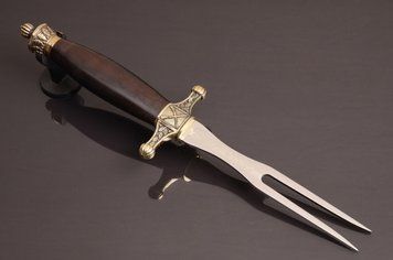 Узкая шашлычная вилка для мяса "Императорская" в кожаном чехле ПН0074 фото